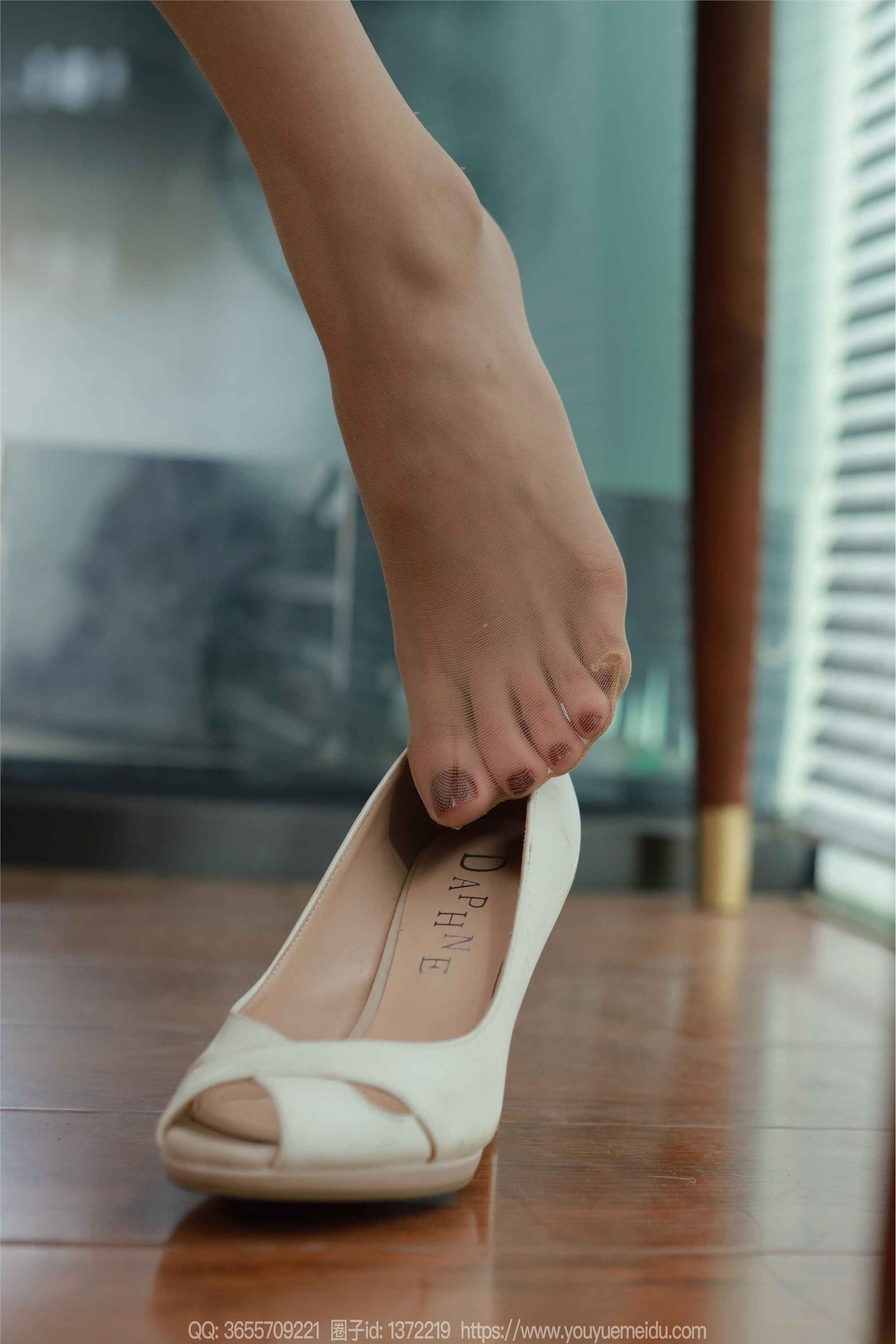 IESS异思趣向  2024.01.02 丝享家 1627 团团《红裙黑线》